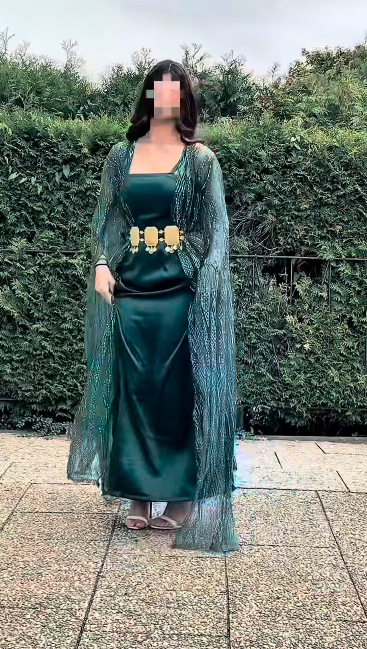 Traditionelles Kurdisches Abendkleider- Hochzeitskleid - Smaragdgrün mit Golddetails